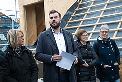 Wohnen wird wichtiger für die Fachkräftegewinnung, betonte Pflegedirektor Niklas Wiechert-Behm.