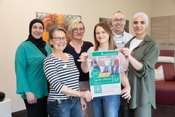 Das Team aus der Tagespflege St. Elisabeth stellt sich und die Einrichtung am Tag der offenen Tür vor.