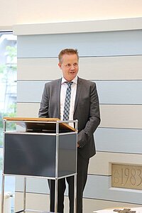 Geschäftsführer Dr. Ansgar Klemann bedankte sich bei allen Mitarbeitern