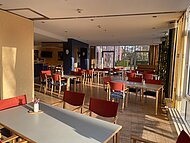 Im Café des St. Magnus-Hauses können Gäste gemeinsam essen.