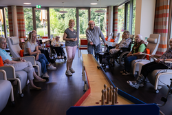 Auch die beliebte Kegelbahn, die im Regelbetrieb regelmäßig genutzt wird, durfte beim Sommerfest nicht fehlen.