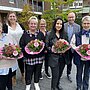 Netzwerkkoordinator Markus Giesbers und die Hausleitungen Angelika Everkamp und Katharina Willausch (hinten v.r.) dankten den Dienstjubilarinnen des St. Josef-Hauses (vorne v.l., mit Blumen): Sina Schellenberg, Birgit Richtermeier, Sevgi Akkaya und Ruth Wienströer. Im Bild fehlt Alexa Rauter.