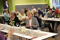 Gutes Miteinander: Beim Dankeschönabend des St. Elisabeth-Stifts genossen die Ehrenamtlichen Wertschätzung, Information und Unterhaltung.