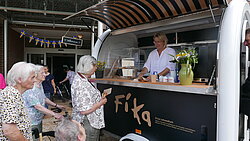 Die rollende schwedische Auszeit "Fika" aus Sendenhorst war zu Gast im St. Elisabeth-Stift.