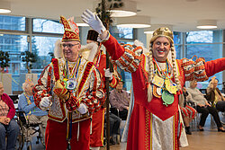 Im Spithöver-Forum im St. Josef-Stift feierten die Gäste aus dem St. Elisabeth-Stift gemeinsam mit Prinz Karneval.